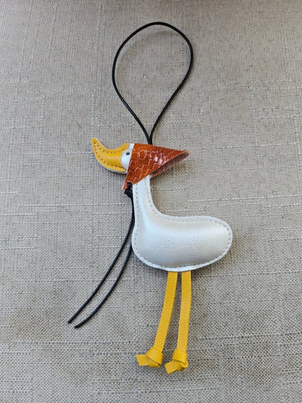 Duckling Hat PU Leather Pendant Vintage Style Seagull-Shaped Bag Charm, Backpack